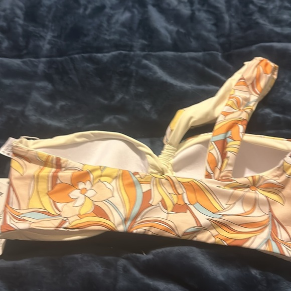 NWT  L*SPACE mick bikini top in soulshine floral - Picture 8 of 15